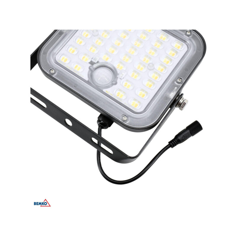 50a9148853891d0df6893a579a0bc2a9_original NAŚWIETLACZ SOLARNY LED BEMKO SOLPAR 10W 1500LM 3000/4000K IP65 CZARNY CZ. PIR