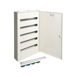 ROZDZIELNICA KOMPLETNA 5X24MOD.+ZACISKI PE/N, IP30/I KL.N/T HAGER FW524WT