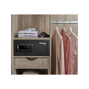 Sejf z czytnikiem linii papilarnych Master Lock LX110BEURHRO